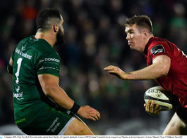 Chris Farrell of Munsterin action against Denis Buckley of Connacht during the Guinness PRO14 Round 13 match between Connacht and Munster at the Sportsground in Galway. Photo by Piaras Ó Mídheach/Sportsfile