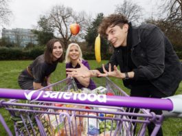 Dr. Aileen McGloin, Interim Director of Marketing and Communications at safefood with Aoife Hearne, Dietician on Operation Transformation and Joel Mawhinney, Magician and Mentalist. Picture Andres Poveda